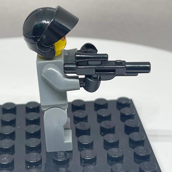 LEGO Space Police 3 Officer Minifigure -sp105 - Picture 4 of 6